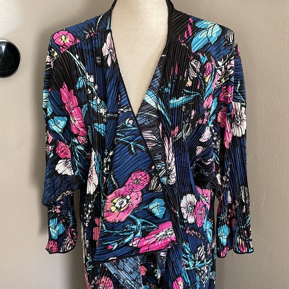 LuLaRoe floral cover up beach cover robe like new - Picture 2 of 9